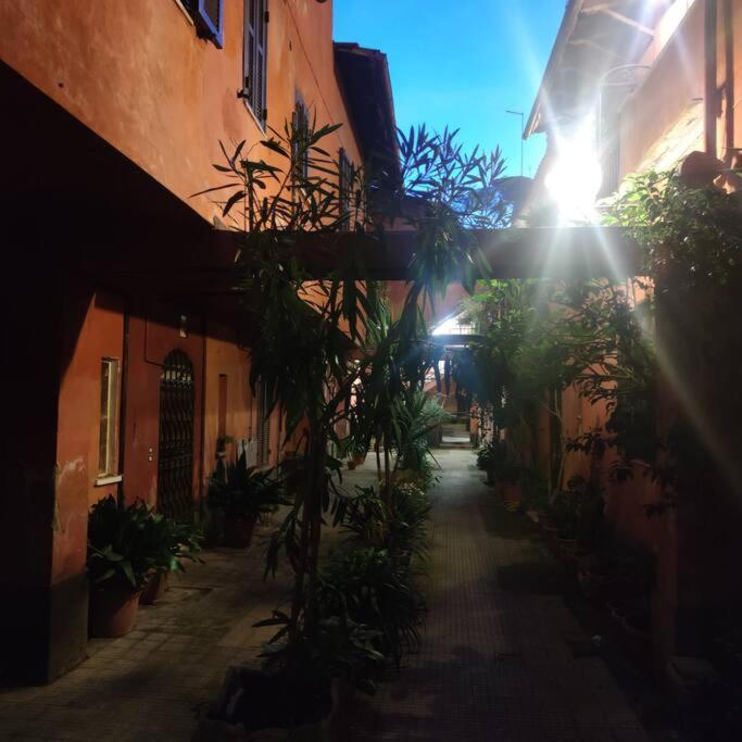 Julia Nel Cuore Di Trastevere Rom Exterior foto
